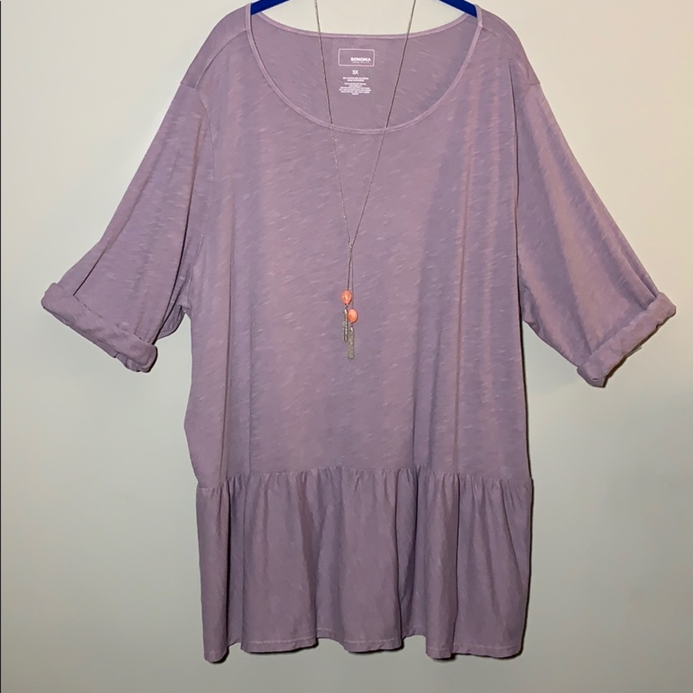 Light purple ruffle top & orange crystal necklace!